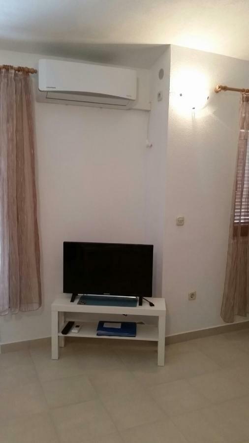 Apartman Ivanica Apartment Jezera Bagian luar foto