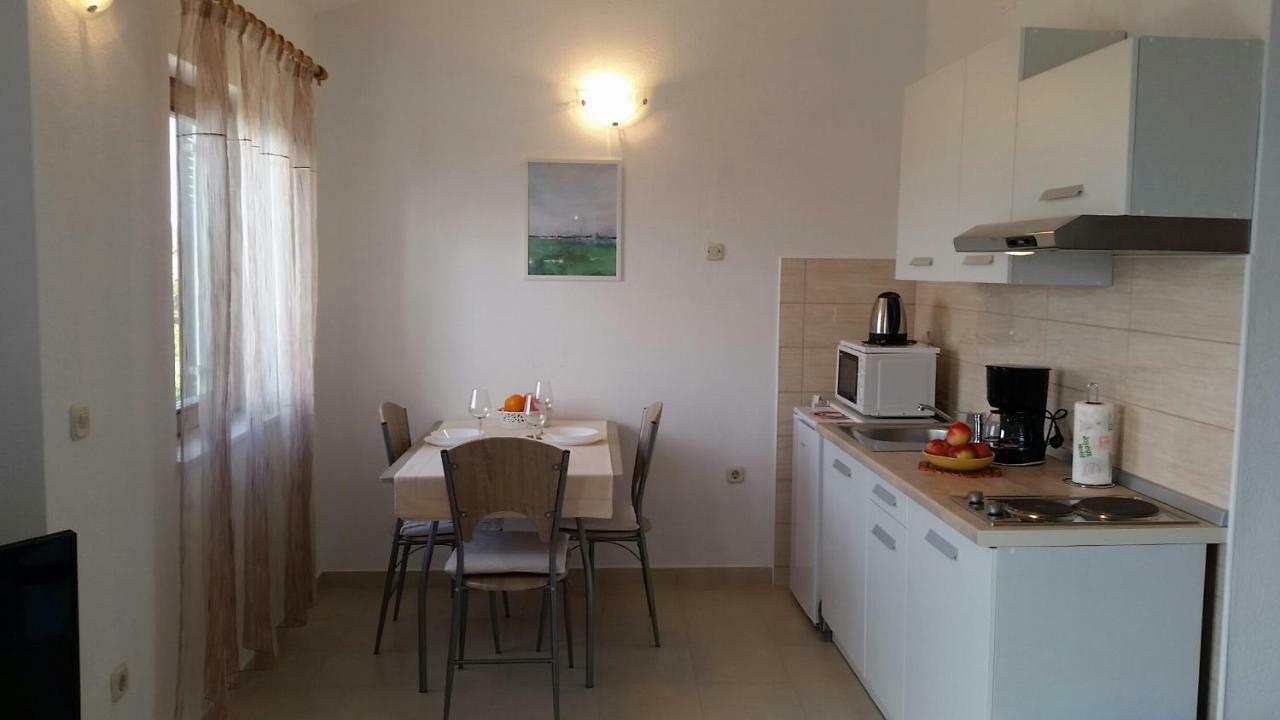 Apartman Ivanica Apartment Jezera Bagian luar foto