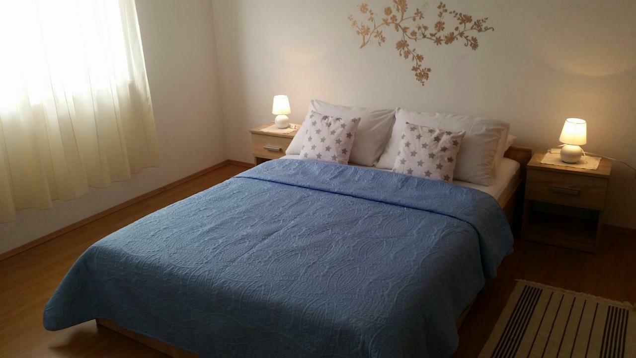 Apartman Ivanica Apartment Jezera Bagian luar foto